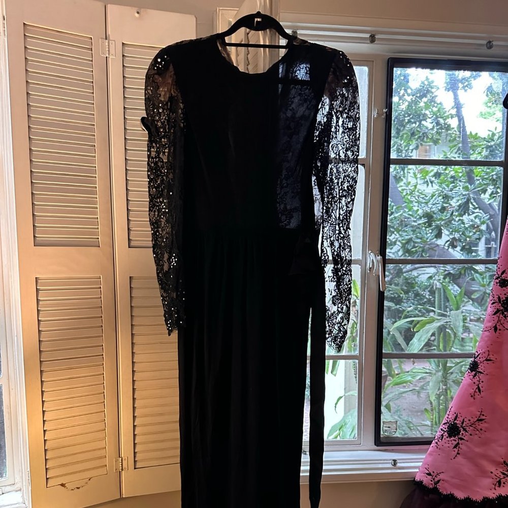 Contrast Lace Sleeve Dress With Belt